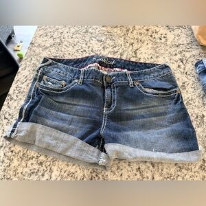 Maurices Women's Blue Denim Shorts13/14